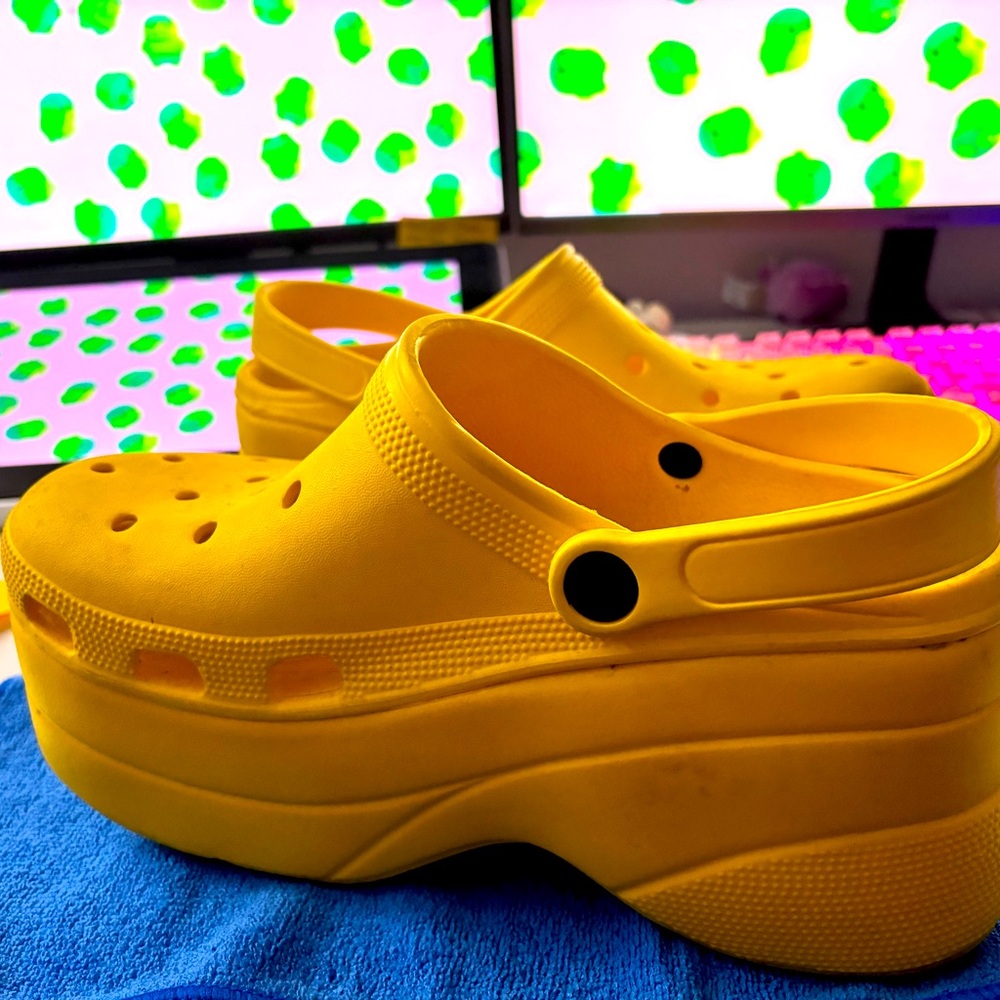 Crocs Platforms — Yellow